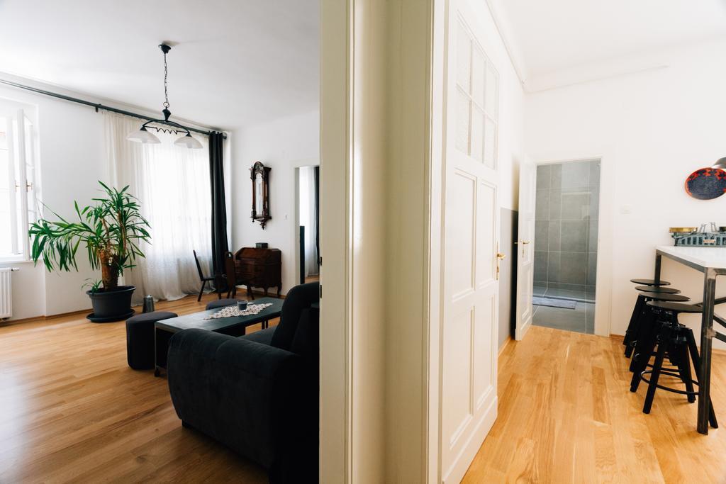 Mazuranic Square Apartment Zagreb Room photo